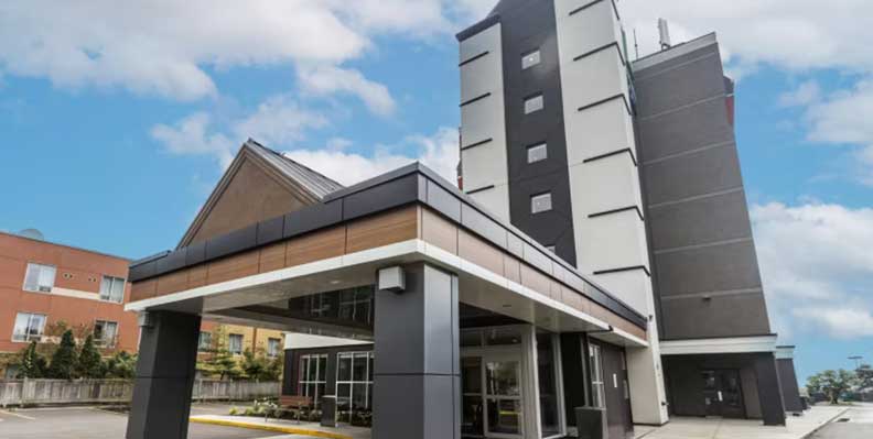 Holiday-Inn-Express-Suites-Toronto Holiday-Inn-Express-Suites-Toronto